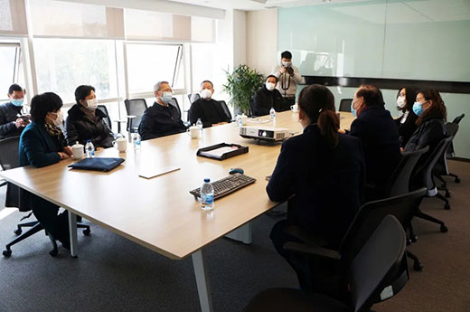 青浦戋戋长余旭峰莅临上；；；Ｅ凡゛bg官网调研企业防疫和复工复产事情