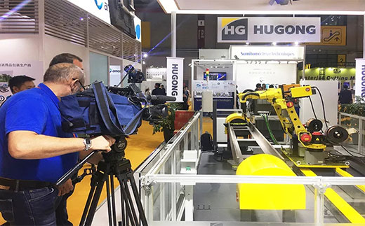 第二届进博会俄罗斯国家电视台拍摄欧博abg官网意大利CEA展位